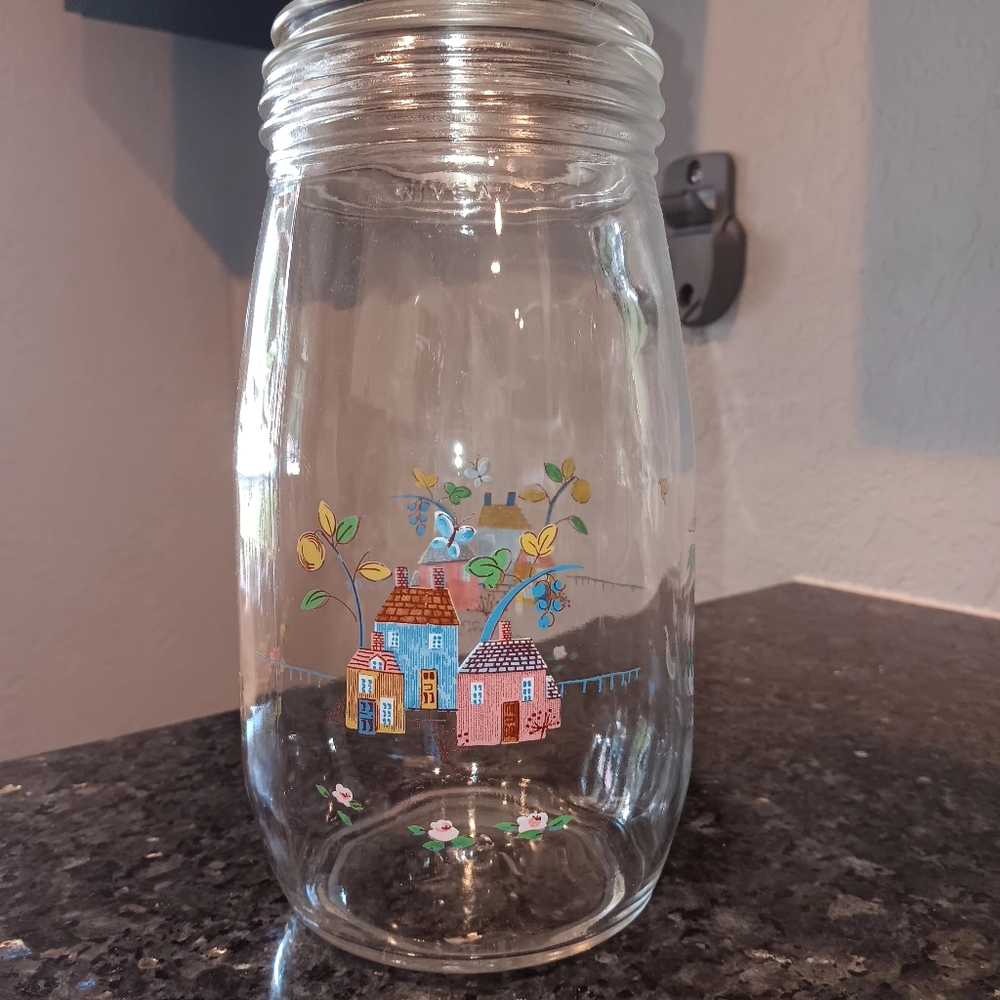 Arc France Decorative Glass Food Storage Jar with Colorful Farm Theme Design